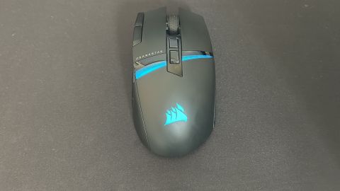 Corsair Darkstar Wireless : essai : Une souris MMO dotée de fonctions supplémentaires intuitives- img