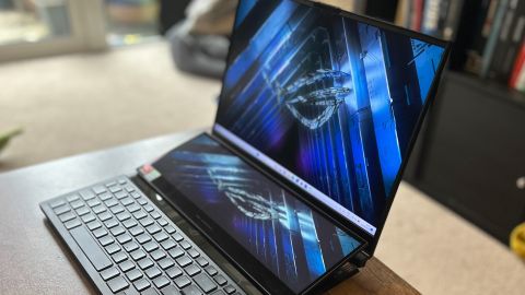 Critique du Asus ROG Zephyrus Duo 16 (2023) : La polyvalence à l'état pur- img