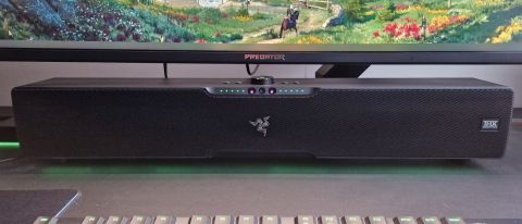 Critique du Razer Leviathan V2 Pro : "Le Razer V2 Pro a l'étoffe d'une barre de son intelligente et de qualité, mais ses défauts la rendent difficile à recommander.- img