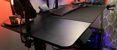 Critique du bureau EZ Desk Carbon Edition : "Une option tout simplement très solide"- img