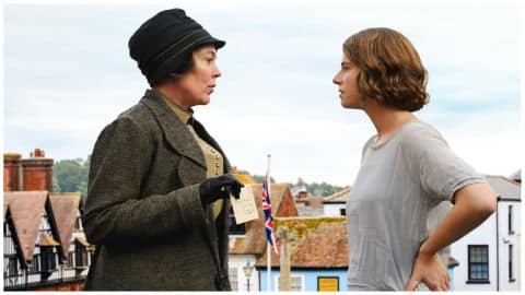 Critique de Wicked Little Letters : "Une histoire finalement assez agréable d'excentricité britannique.- img